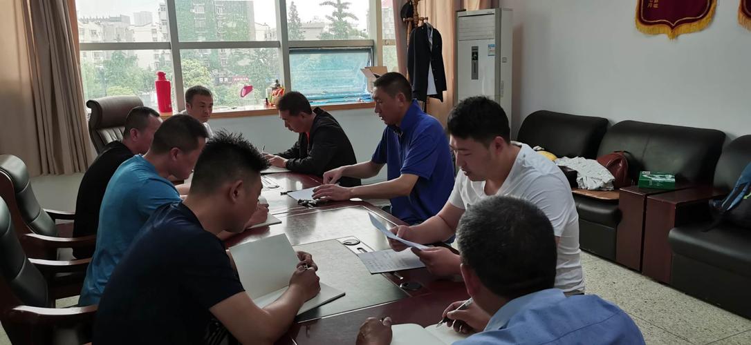 连汽长途公司组织开展重点驾驶员安全教育培训